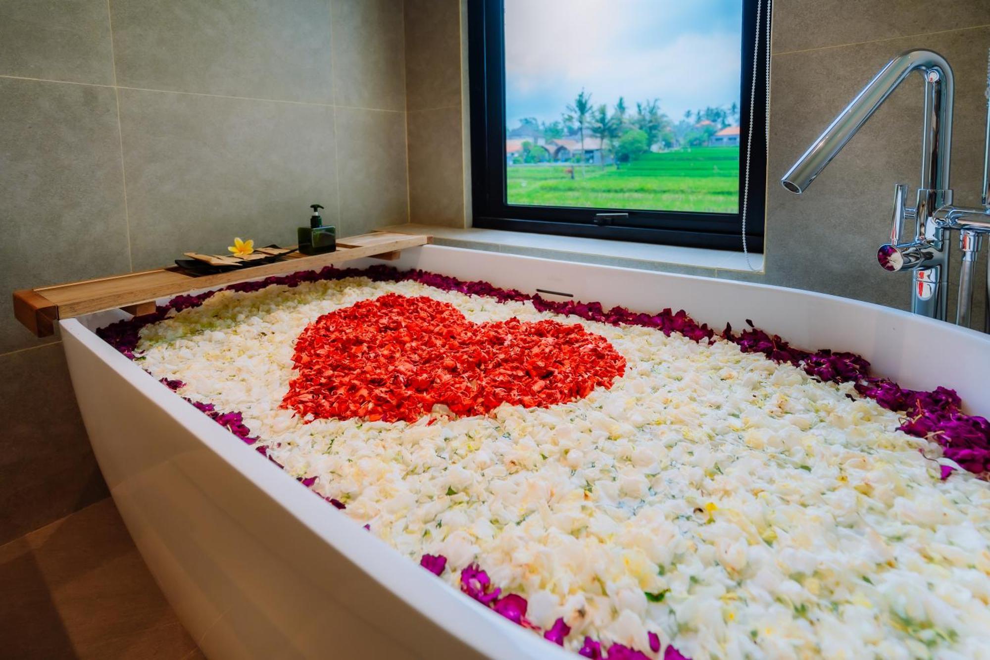 Big Dragon Villas Ubud Экстерьер фото